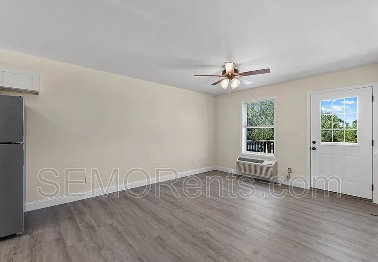 222 Coles Hls #302 — Photo 6