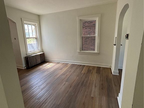 3rd image of 224 Johnston Ave