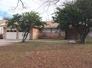 227 Chestnut St, Lake Jackson, TX 77566