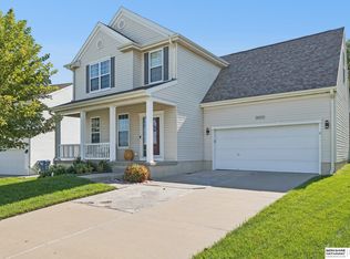 16517 Loop St, Omaha, NE 68136