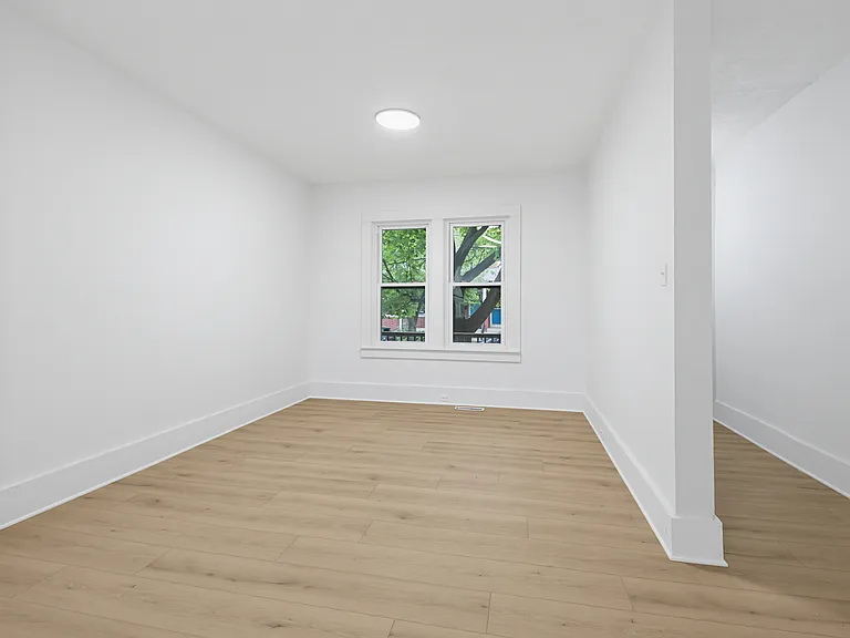 340 E Frederick St — Photo 10