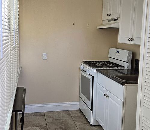 5th image of 1151-1153 Orange St #B