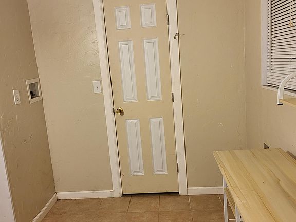 4th image of 504 1/2 Oakdale Dr