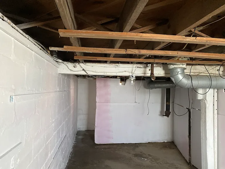 864 Highland Ave — Photo 16