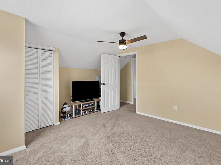 522 Penn Blvd — Photo 16