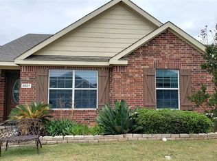 8827 Tucker St, Aubrey, TX 76227