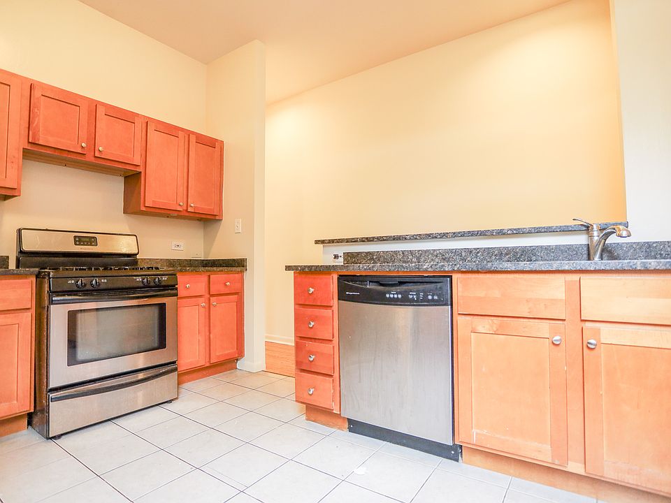 1st image of 2741 N Hampden Ct #3N