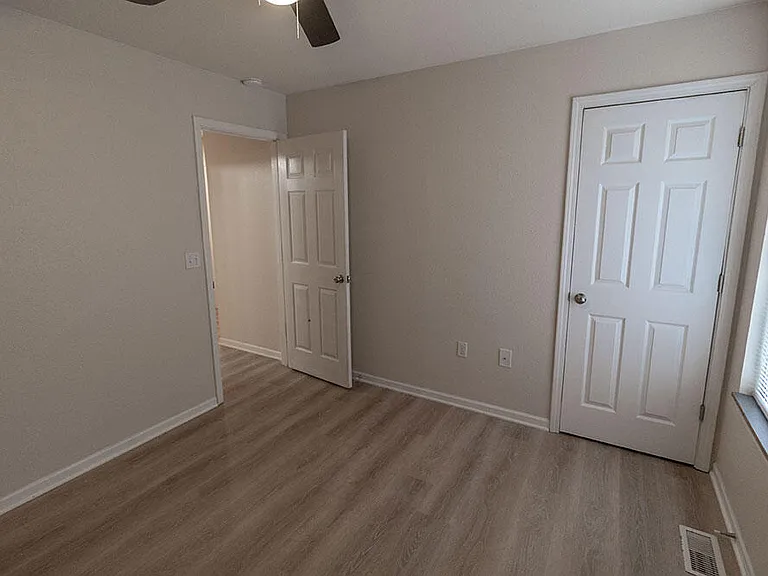 1325 Godas Dr — Photo 29