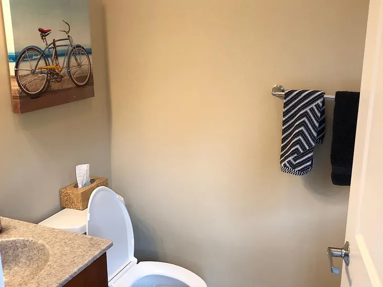688 Oakwood Ave — Photo 6
