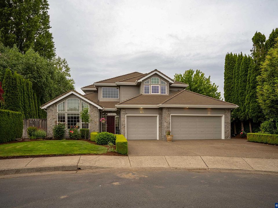 1st image of 915 Irwin Ct NE