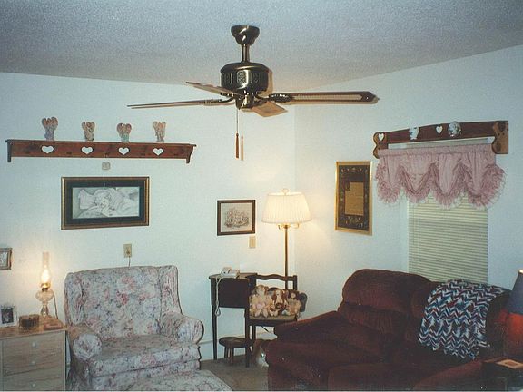 5th image of 419 1/2 W 35th St