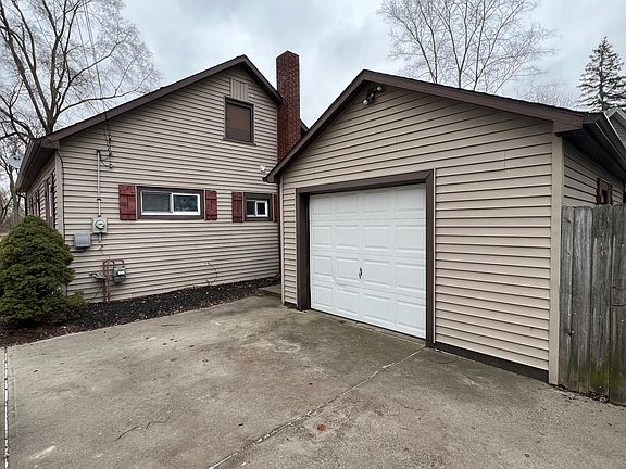 2nd image of 600 Chesaning St
