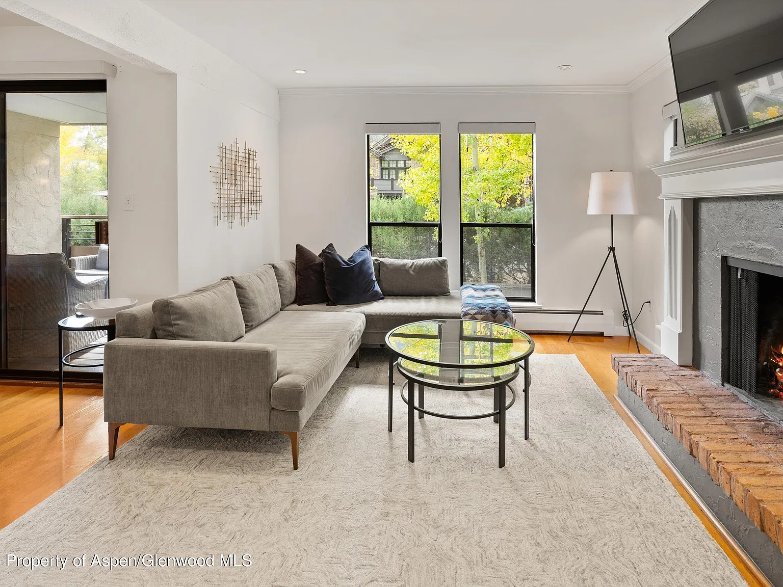 2 bed, 1088 sqft, $15,000 — Photo 2