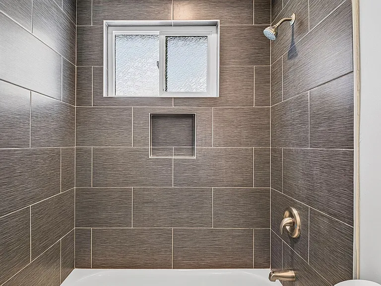 1831 Lime Ave — Photo 16