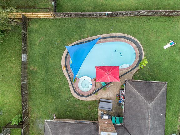 Plenty of Shade In the pool!