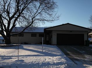 305 20th St NW, Austin, MN 55912