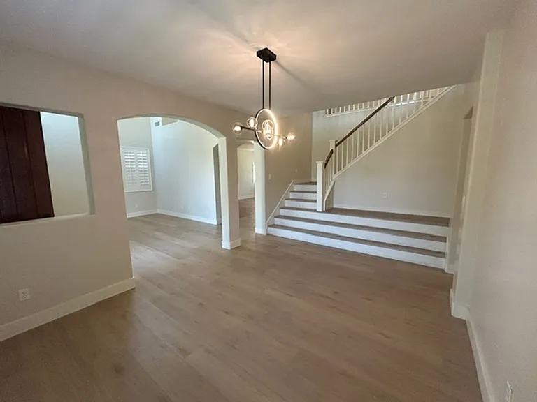 5211 W Elkhorn Ct — Photo 8