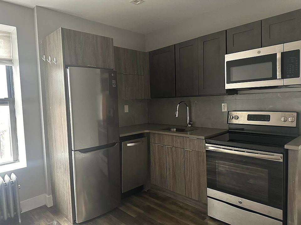 1st image of 411 E 118th St APT 13