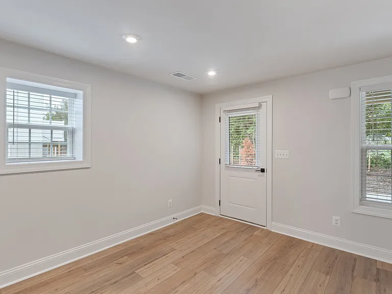 2224 Leeham St #B — Photo 5
