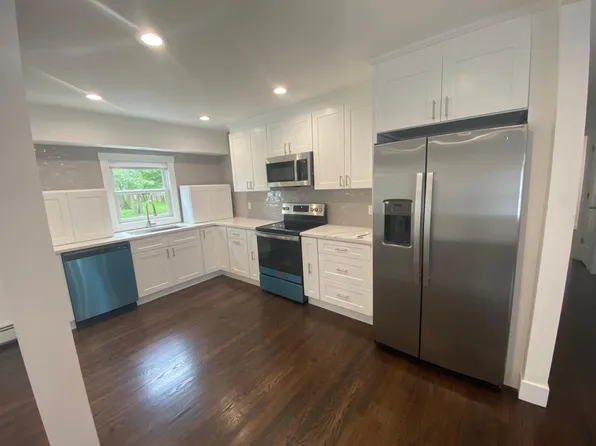 945 Connetquot Ave Floor 1, Central Islip, NY 11722