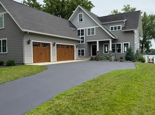9934 199th St W, Lakeville, MN 55044