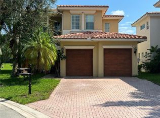 10866 NW 80th Cir, Pompano Beach, FL 33076