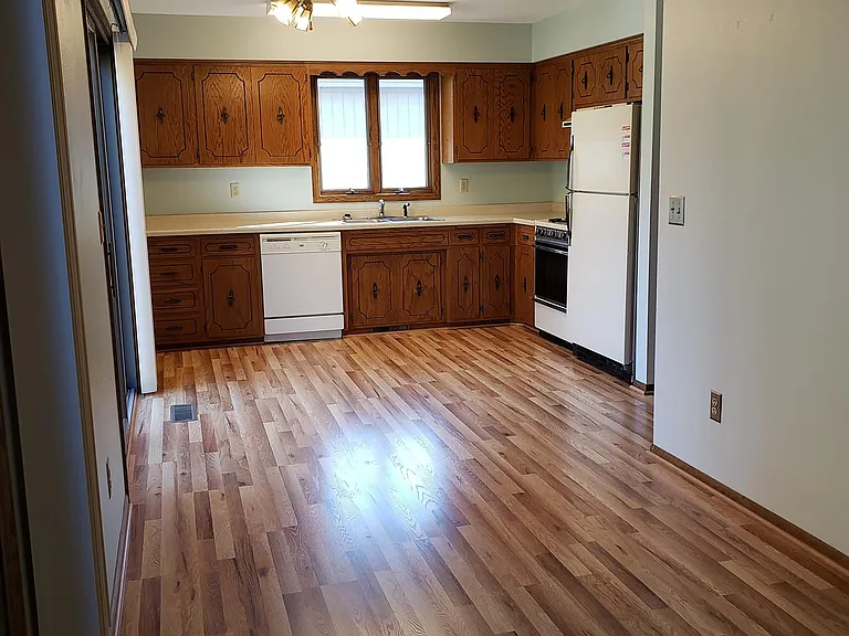127 Jerry Liefert Dr — Photo 5