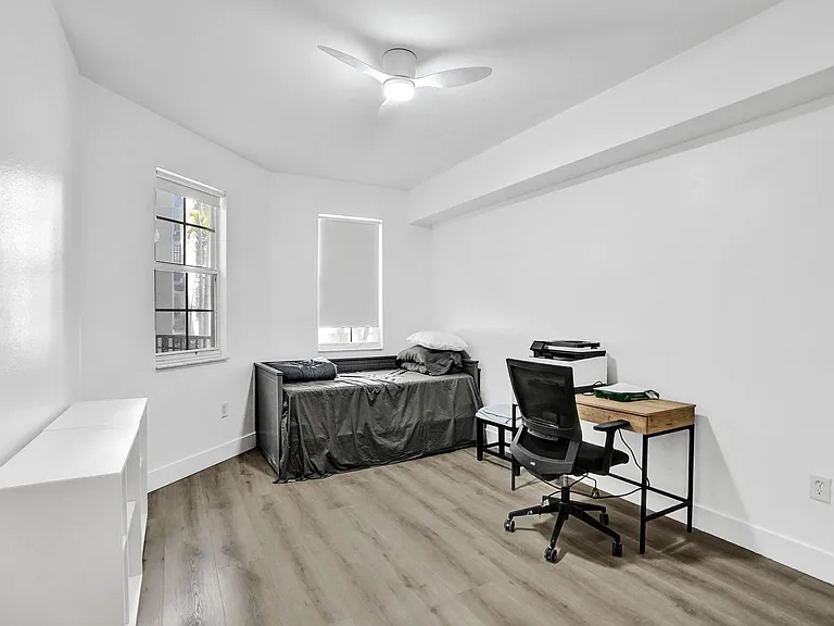 533 NE 3rd Ave #205 — Photo 8