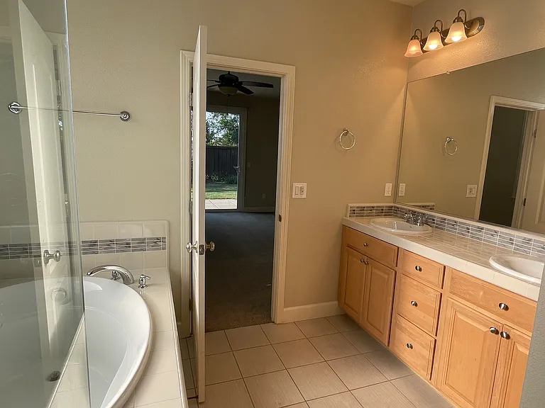 1805 Stageline Cir — Photo 24