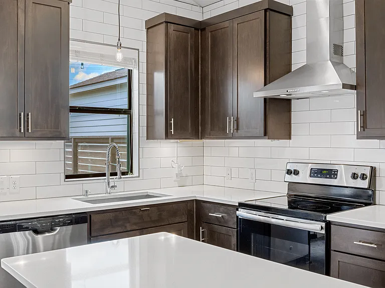 1114 N Olive St — Photo 10