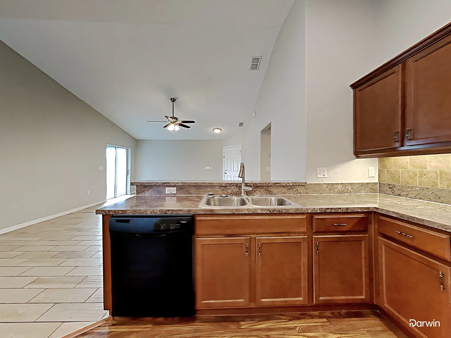 3 bed, 2.0 bath, 1488 sqft, $1,995 — Photo 3