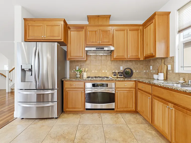 3553 Meyer Pl — Photo 9