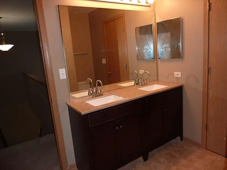 563 Littleton Trl — Photo 7