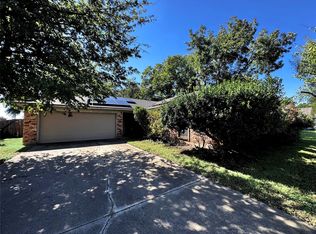 1328 Timbercreek Rd, Benbrook, TX 76126