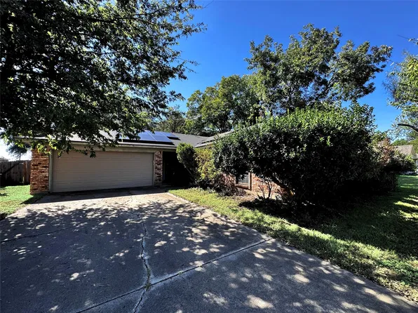 1328 Timbercreek Rd, Benbrook, TX 76126