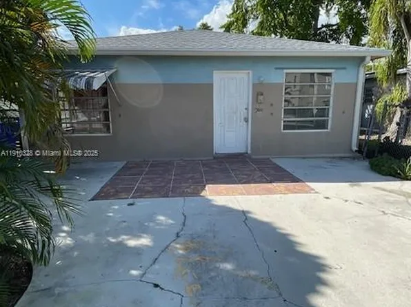 300 SW 31st Ct, Miami, FL 33135