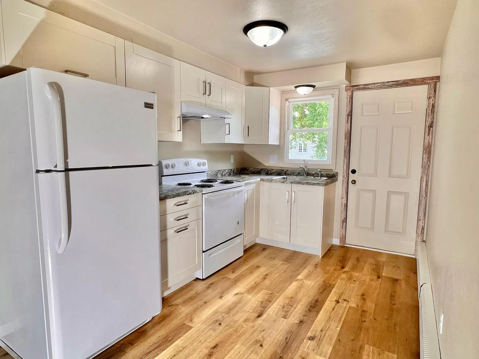 420 N Norwood Ave — Photo 2