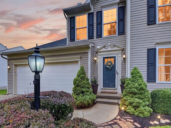 2nd image of 137 Creekledge Ln