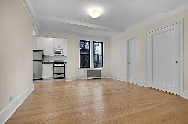 Rented by Cooper & Cooper Real Estate | media 18