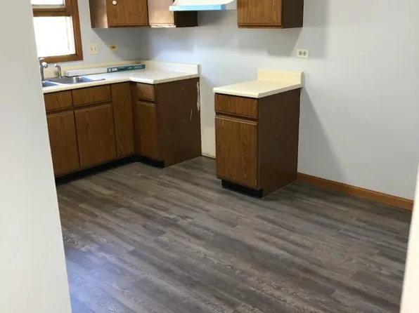 570 Drom Ct #E, Antioch, IL 60002