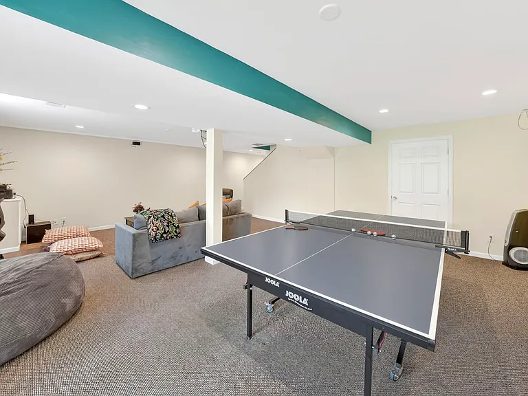 97 Autumn Ln — Photo 37