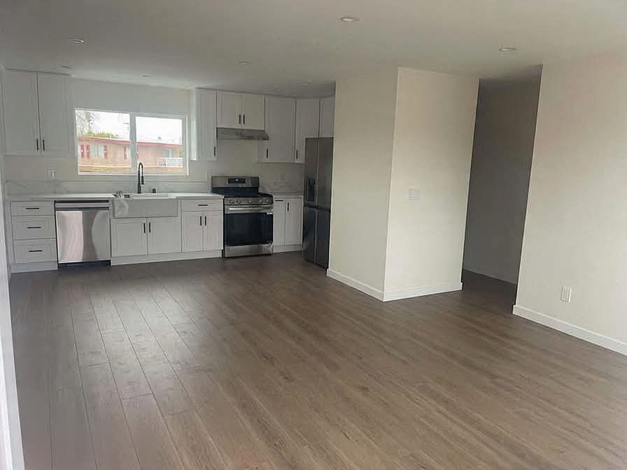 1st image of 654 Forest Loop Dr #1/2