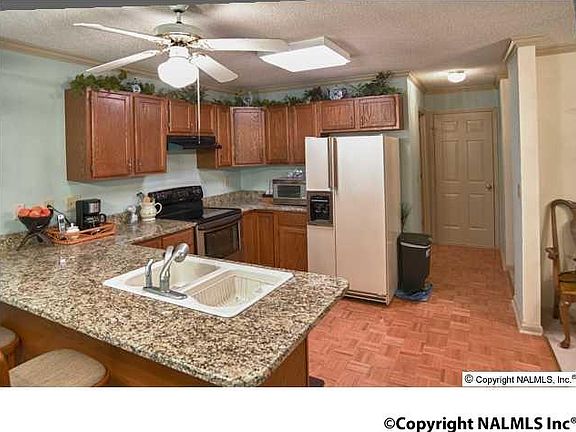 2nd image of 10114 Skylark Dr SE