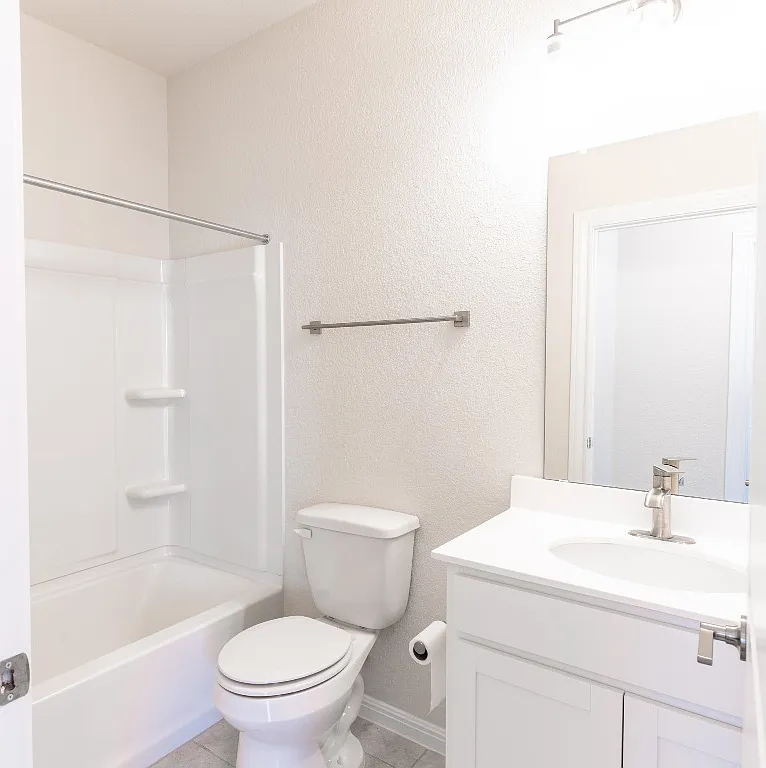 4 bed, 2103 sqft, $2,250 — Photo 1
