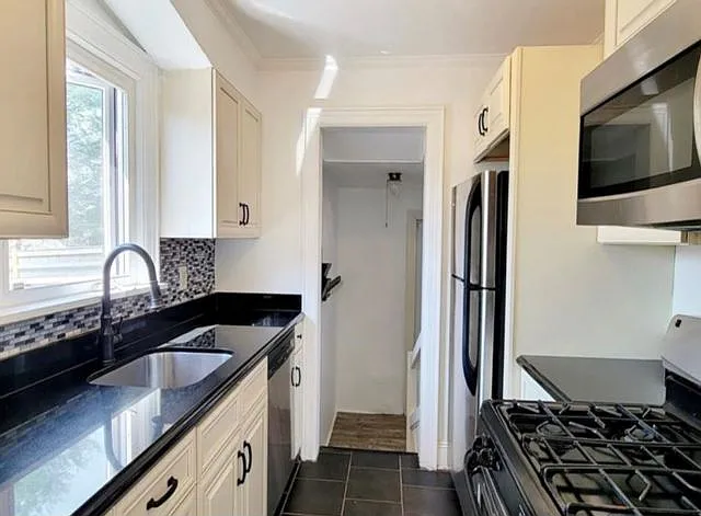 19 Poppy Ave — Photo 4