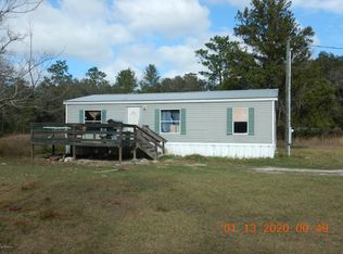 103 Montague Ave, Interlachen, FL 32148