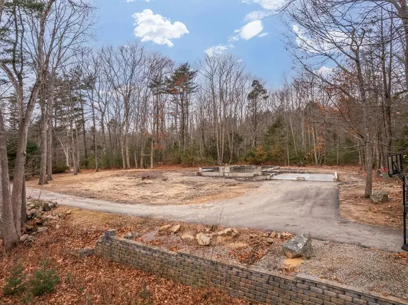 2 Forest Hill Lane, York, ME 03902