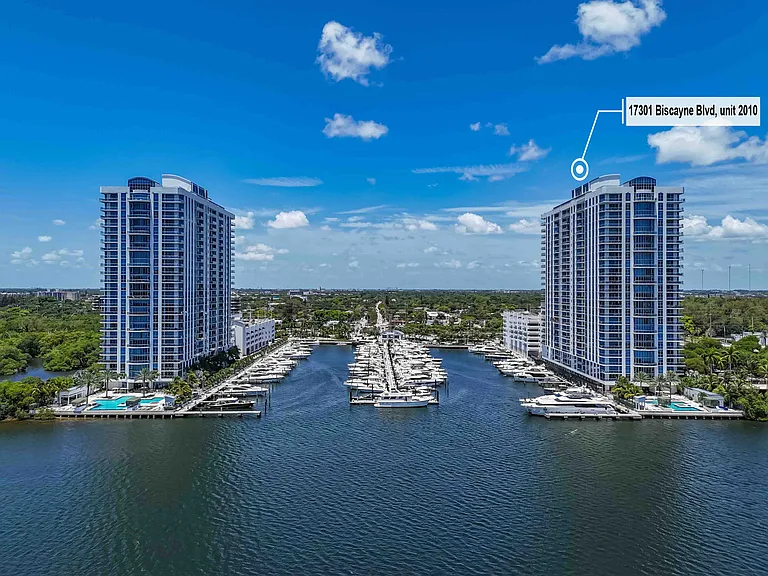 17301 Biscayne Blvd #2010 — Photo 23