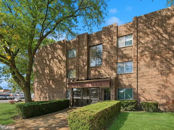 3150 W Bryn Mawr Ave APT 303, Chicago, IL 60659