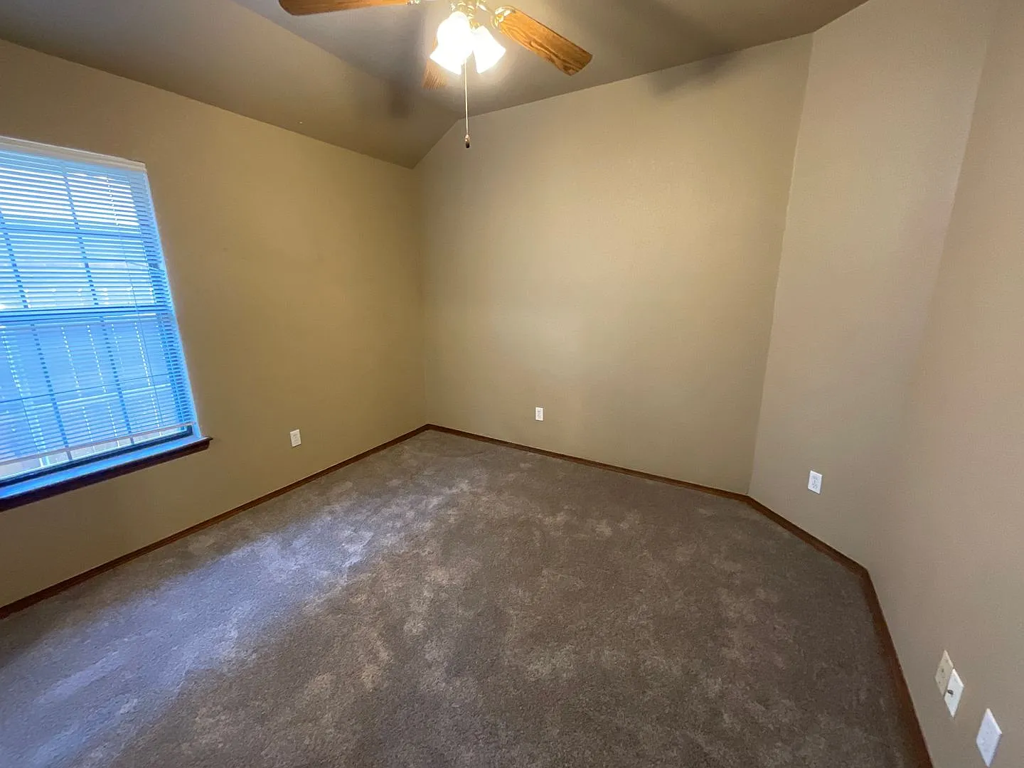 1709 La Cruz Ave. — Photo 3